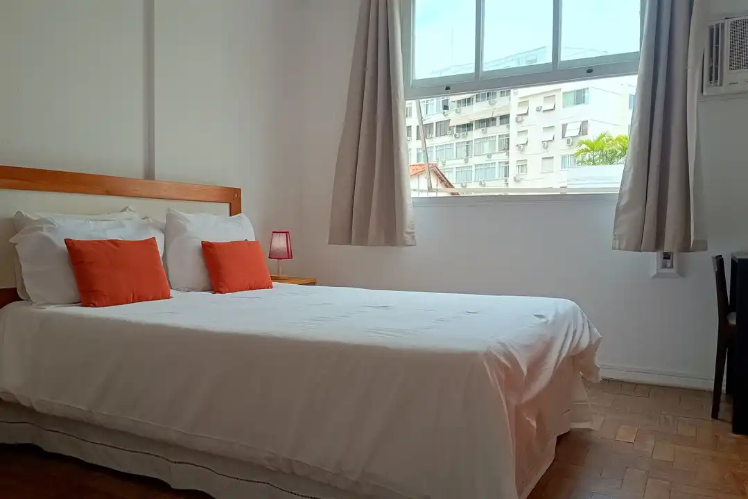 A poucos  metros da praia de Ipanema e Arpoador